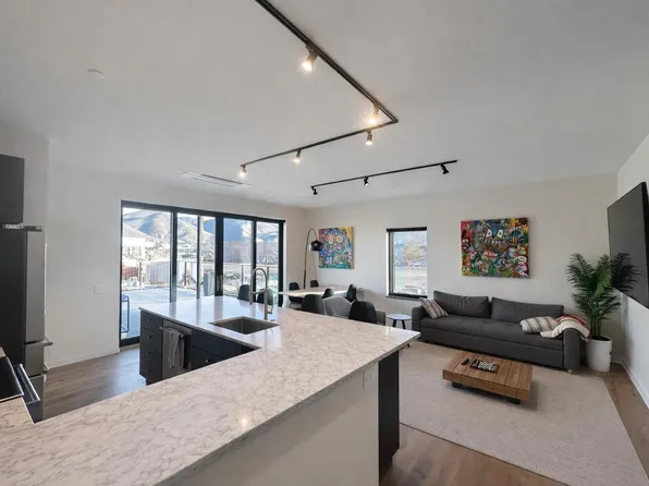 130 Gulf Stream Ln APT C, Hailey, ID 83333