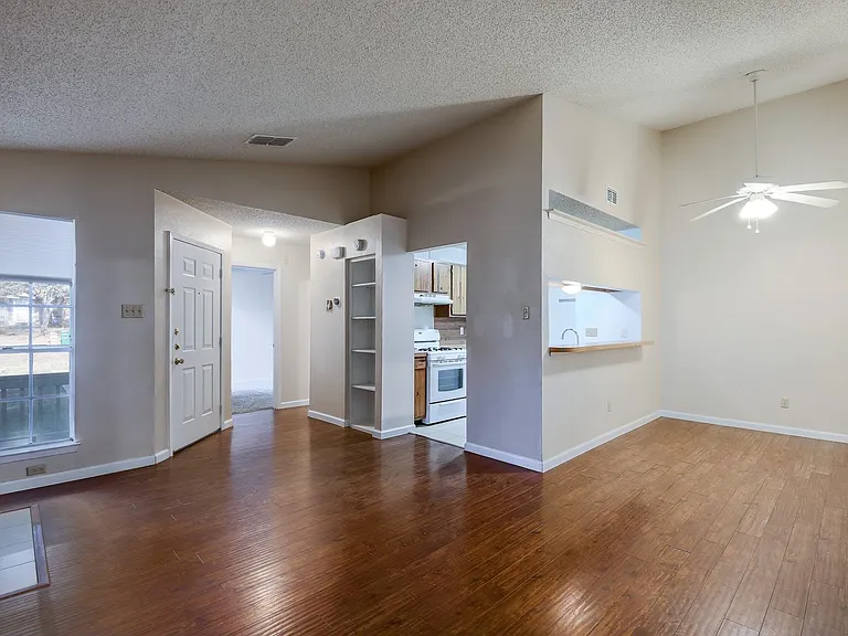 4407 Limewood Ct #B — Photo 8