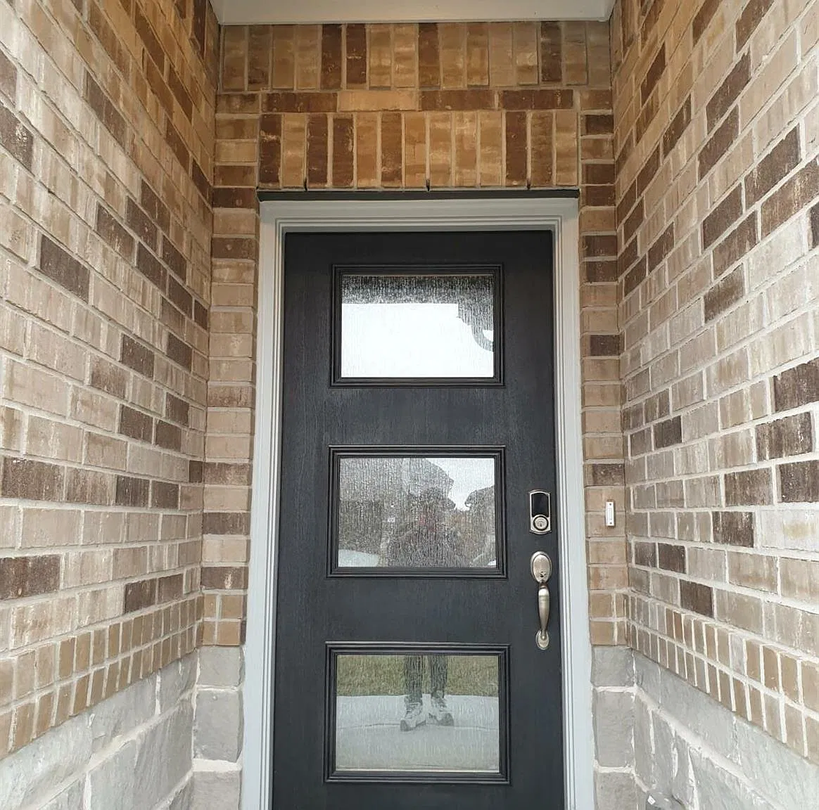 3 bed, 2.0 bath, 1875 sqft, $2,400 — Photo 2