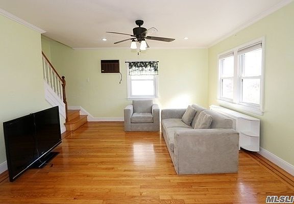 2nd image of 31 Heywood St