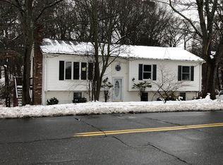 84 Pine St, Peabody, MA 01960