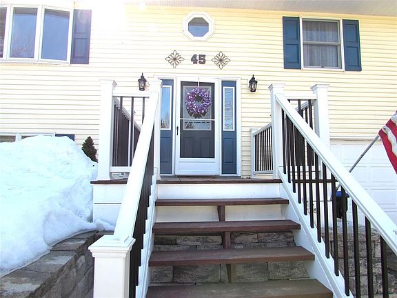4th image of 45 Rebecca Dr