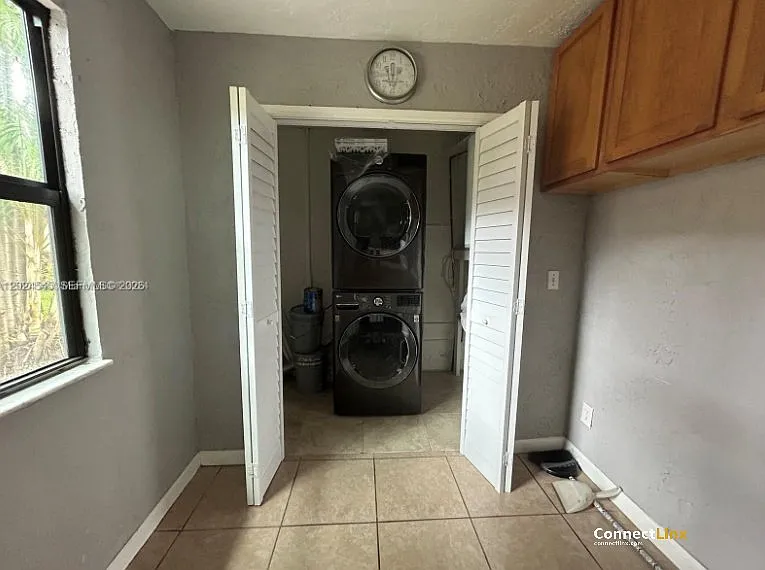 29 Madrid Ln — Photo 12