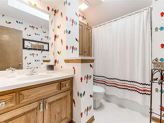 Upstairs hall bathroom