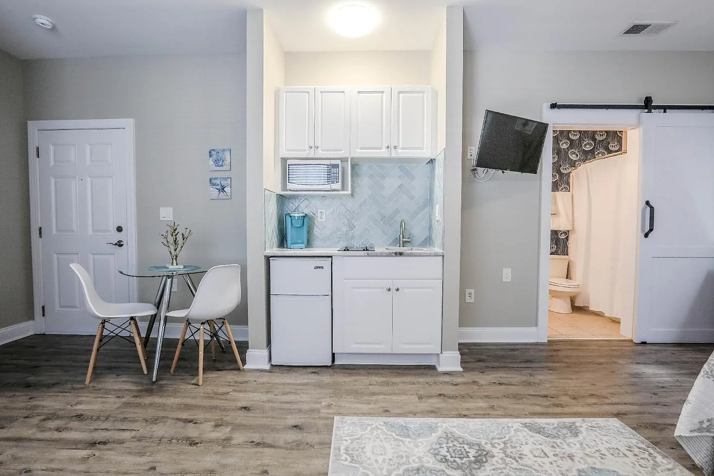 1 bed, $2,385 — Photo 3