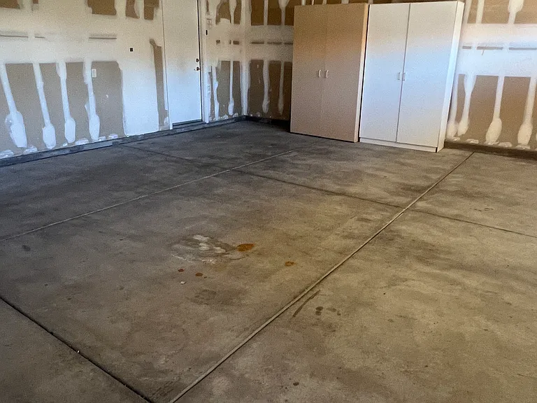 1205 Shadow Glen Ln — Photo 17