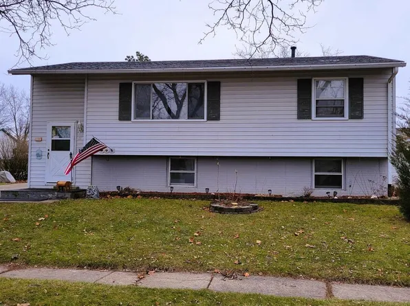 2219 W 55th St, Davenport, IA 52806