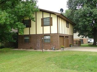 3405 Frank Scott Pkwy W, Belleville, IL 62223