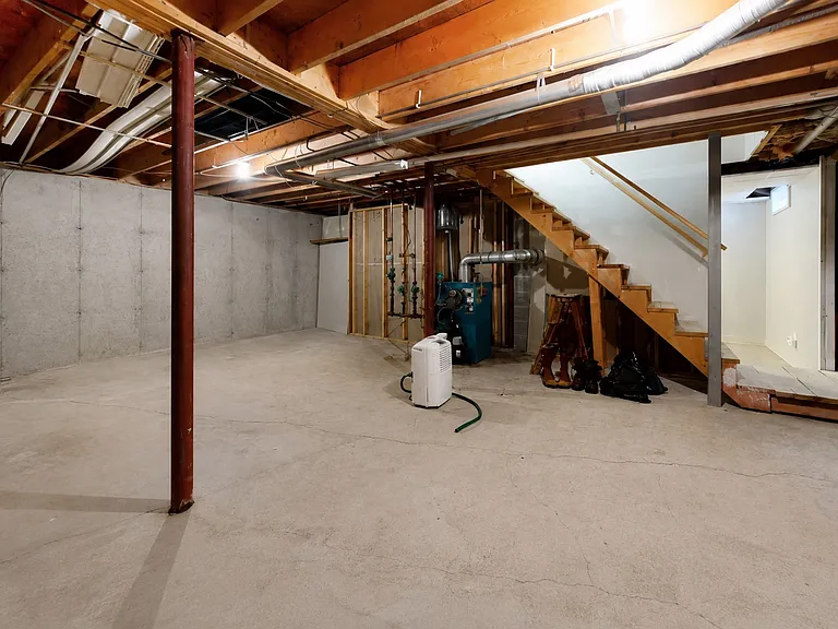 37 Euclid Ave — Photo 24