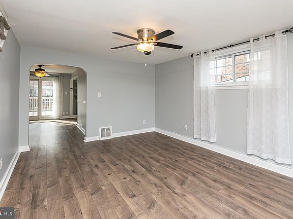 5th image of 2570 Bond Ave
