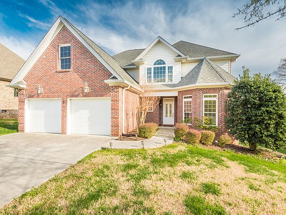 3rd image of 221 Zane Ln