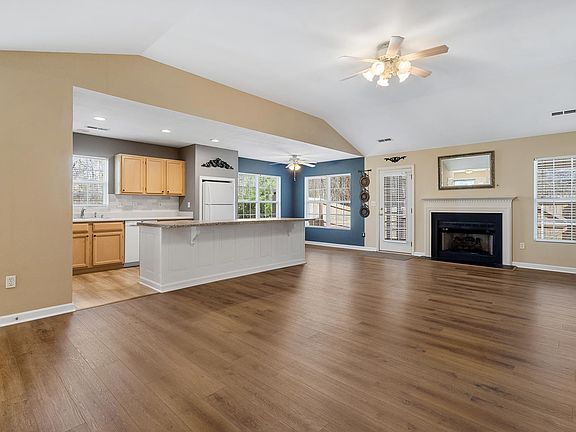 4th image of 146 Brookhill Pl