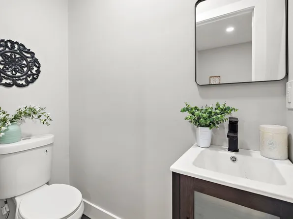 77 Boyd Avenue image 19 of 26