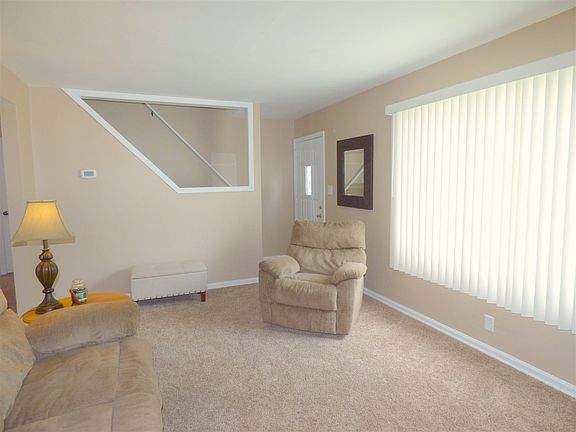 4th image of 734 Greenview Ave