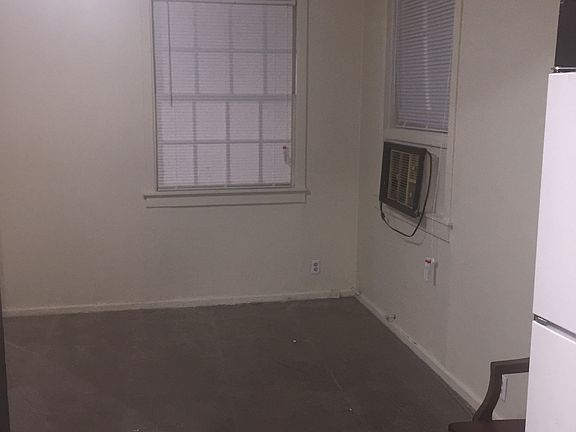 Family room w swamp cooler 