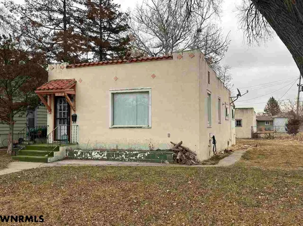 1114 Q St, Bridgeport, NE 69336