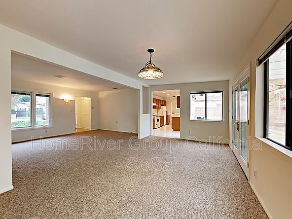 5th image of 11069 Emelita St