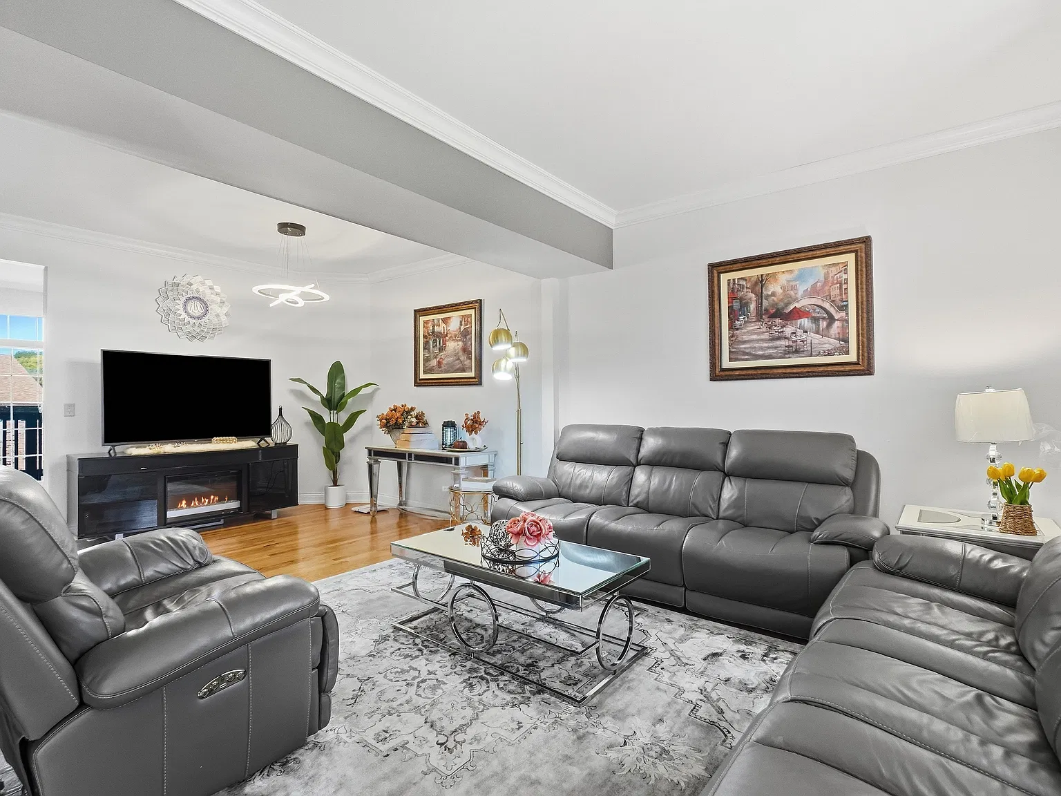 3 bed, 1754 sqft, $3,400 — Photo 2