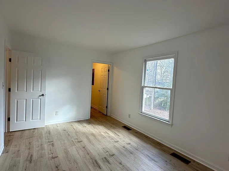 104 Durham Dr — Photo 13