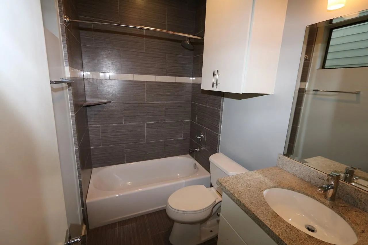 3 bed, 3.5 bath, 1850 sqft, $2,350 — Photo 3