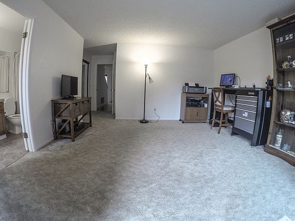 Master Bedroom 1st Floor