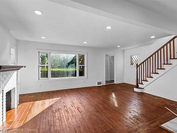 3rd image of 16177 Birwood St