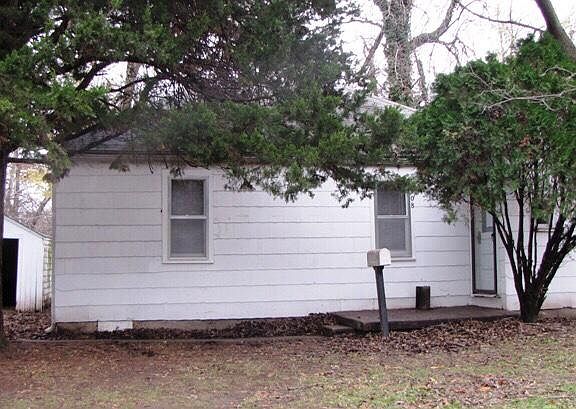 2nd image of 908 Poplar Ave