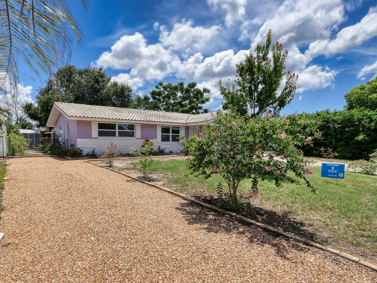 2 bed, 1.5 bath, 1100 sqft, $1,800 — Photo 2