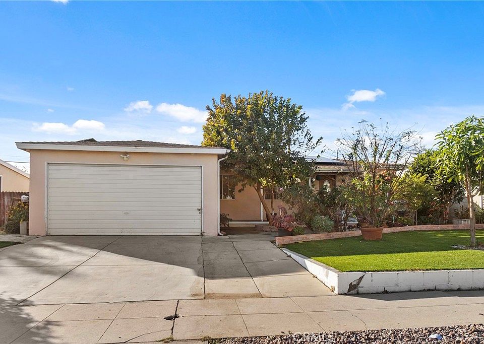 1st image of 8047 Woodman Ave