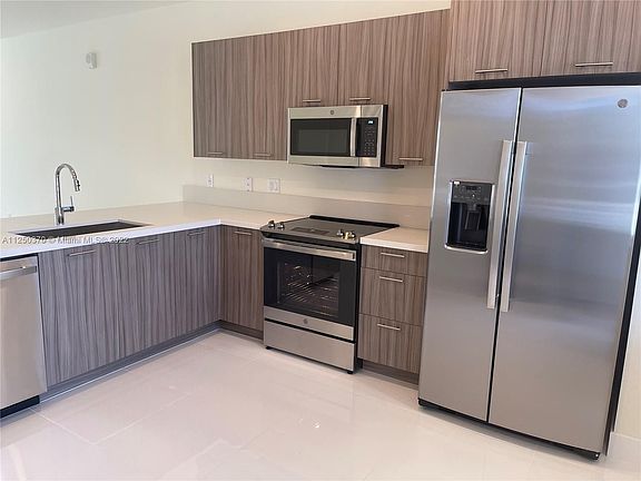 3rd image of 10300 SW 66th St #104