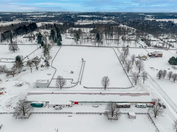 3761 Ferry Rd, Bellbrook, OH 45305