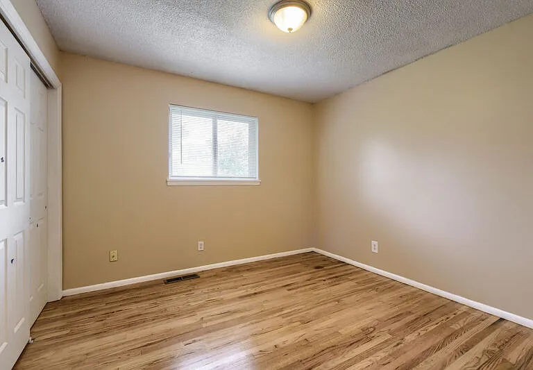 3006 Hudson St — Photo 9