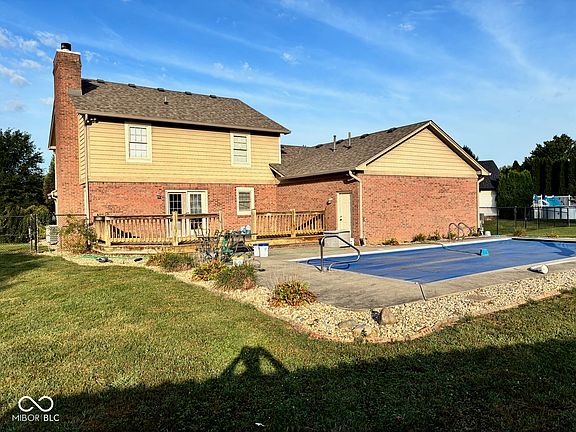 3rd image of 65 Adams Ct