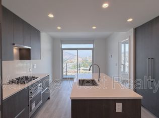 1626 Water St #1110, Kelowna, BC V1Y 0N7