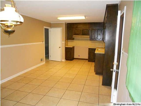 BIG Kitchen with Breakfast Nook