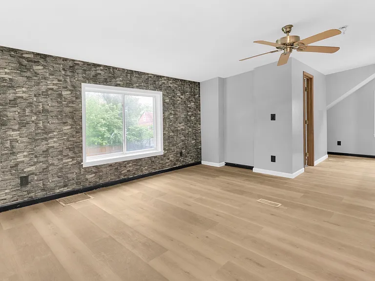 142 Stevenson Blvd — Photo 16
