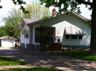 104 S Onstott St, Du Quoin, IL 62832