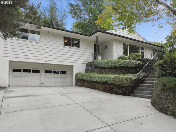 1930 SW Parkwood Dr, Portland, OR 97225