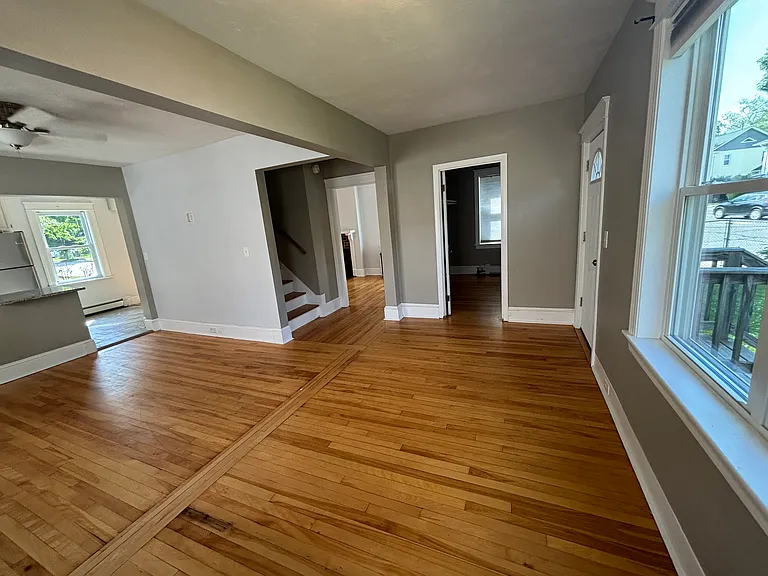 466 Chandler St — Photo 9