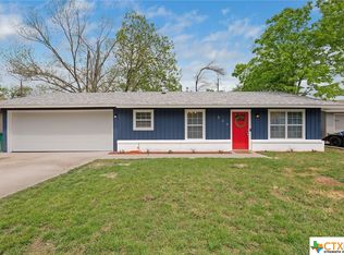 804 Gilmore St, Taylor, TX 76574