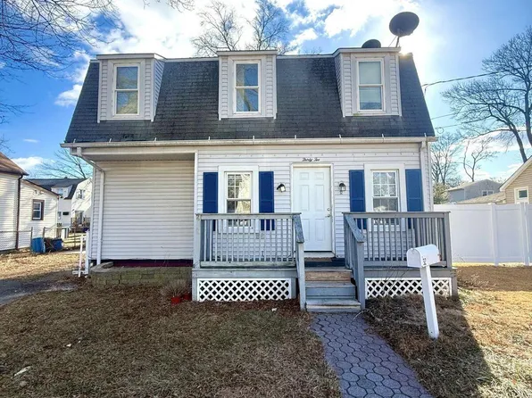 32 Crescent Street, Keansburg, NJ 07734