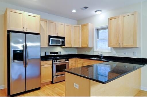 2nd image of 4711 N Kenmore Ave #P1