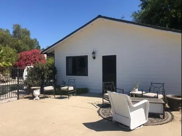 5535 Colodny Dr, Agoura Hills, CA 91301