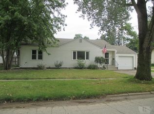 409 8th Ave, Sheldon, IA 51201