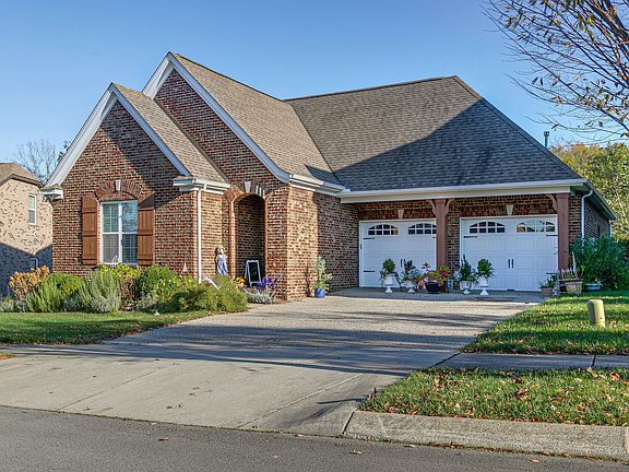 3rd image of 420 Irvine Ln
