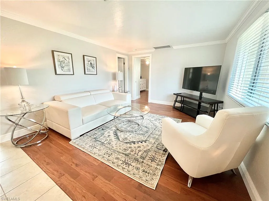 1 bed, 1.0 bath, 704 sqft, $2,250 — Photo 2