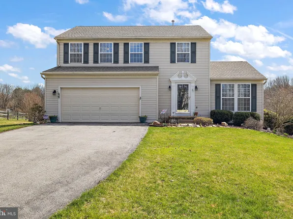 27 Caversham Dr, West Grove, PA 19390