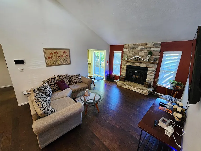 5541 Country Heights Dr — Photo 3