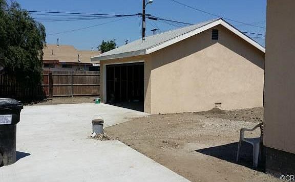 2nd image of 9509 Kalmia St
