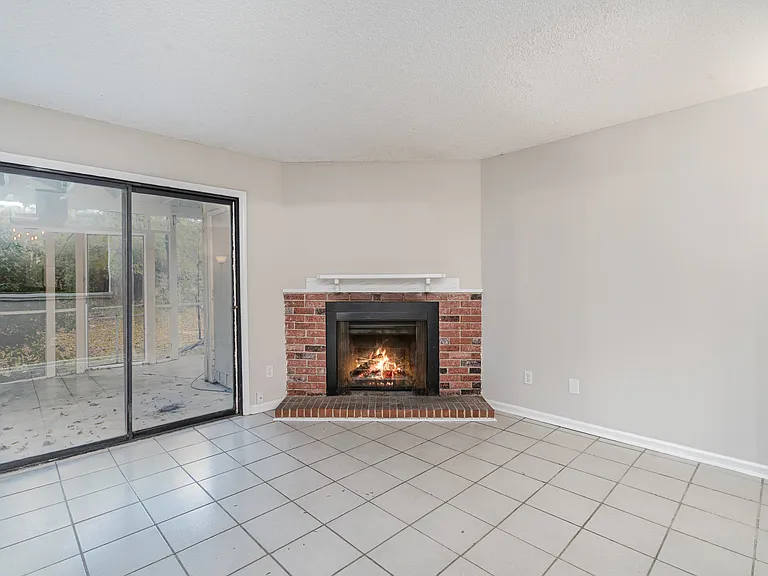 8005 Horse Chestnut Ln — Photo 6